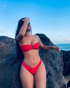 631674363: Chica busca chico en Barcelona