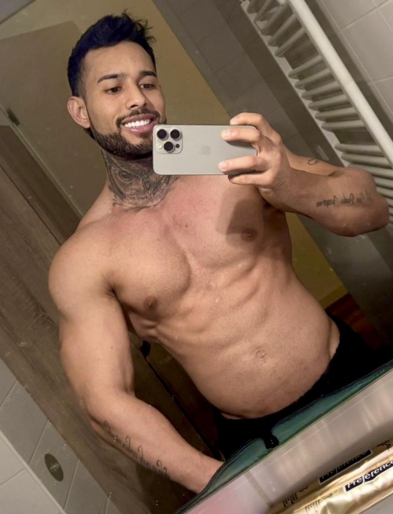 631253830: Chico busca chica en Barcelona