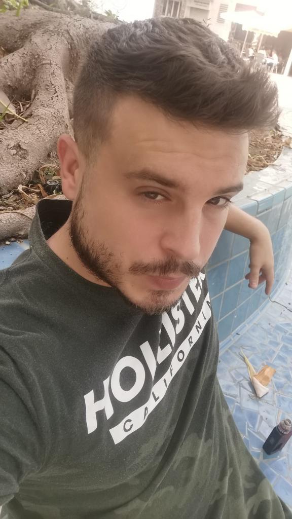 665058018: Chico busca chica en Murcia