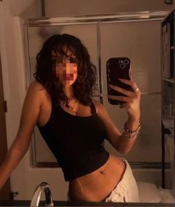 607545907: Chica busca chico en Madrid