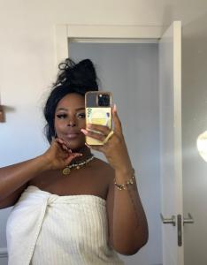 613994970: Chica busca chico en Tenerife