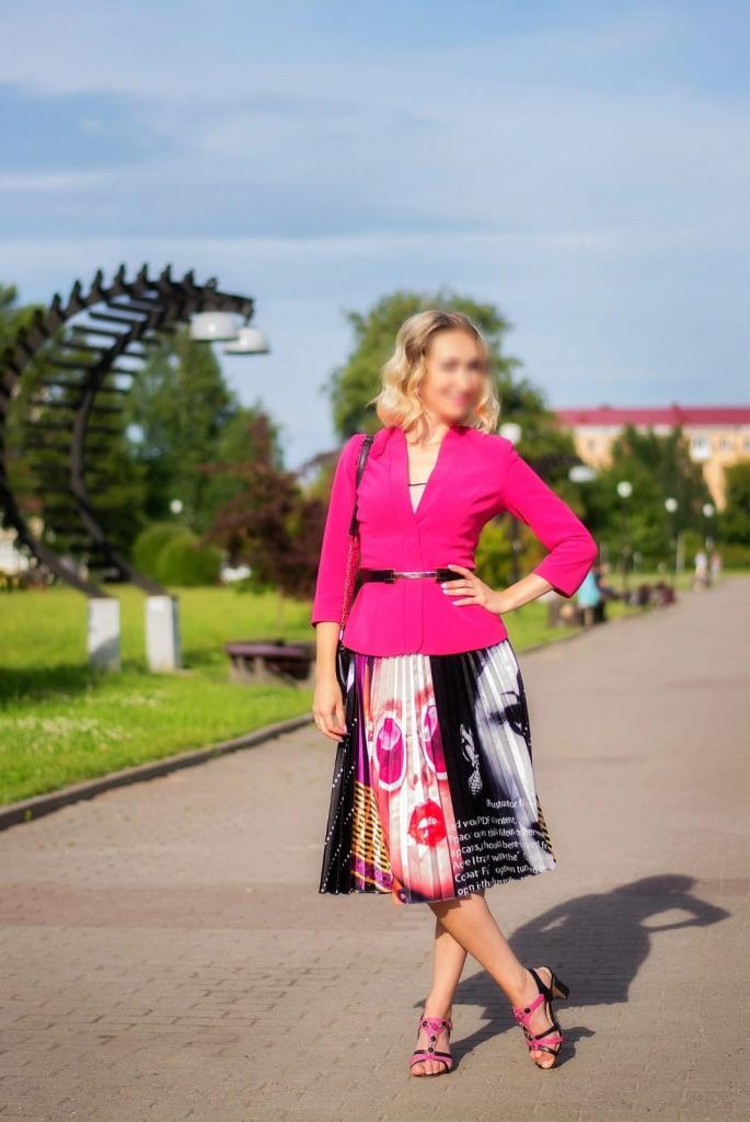 605076407: Chica busca chico en Málaga