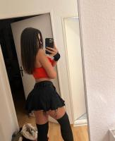 677132931: Chica busca chico en Madrid