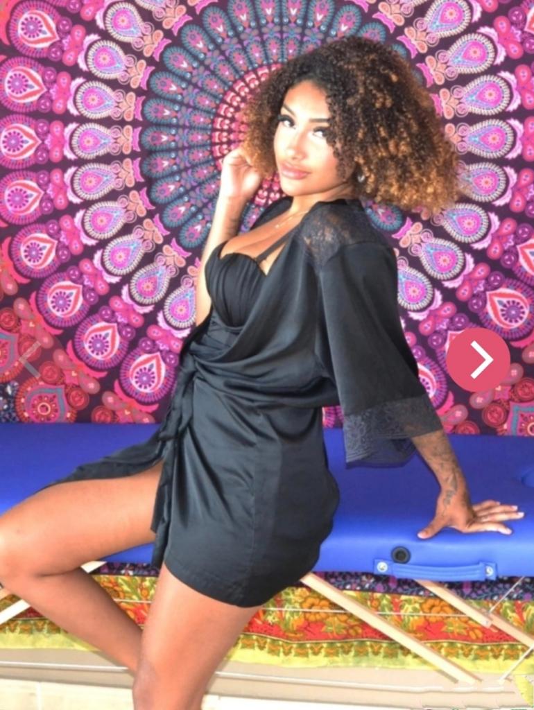 699330350: Chica busca chico en Málaga