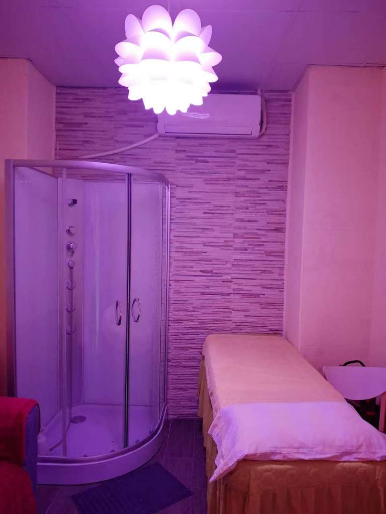 665806199: Chica busca chico en Barcelona