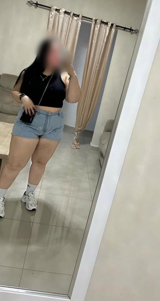 612470278: Chica busca chico en Barcelona