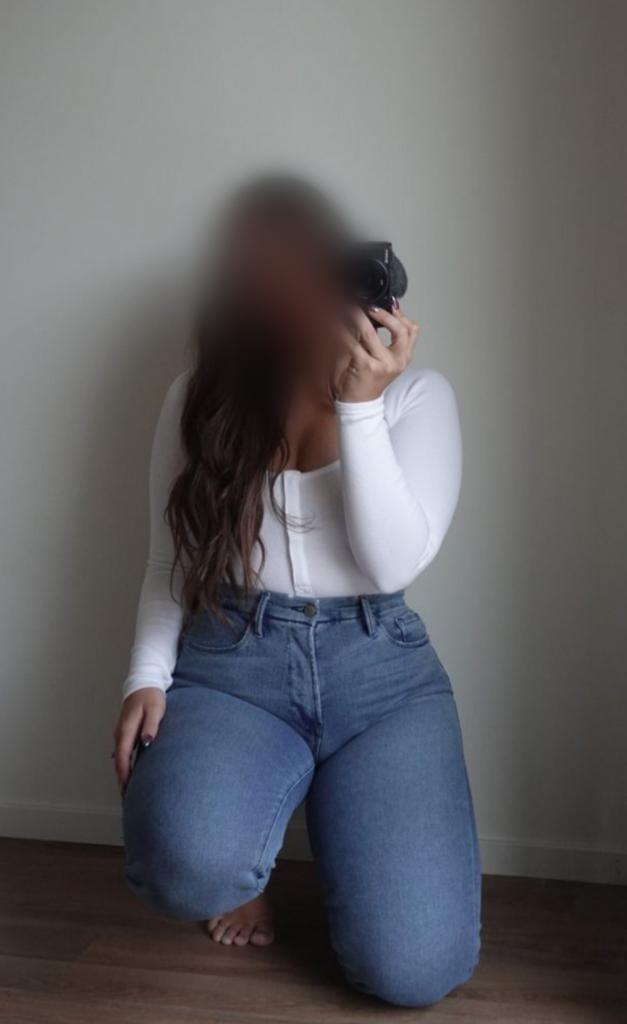 Chica busca chico en Huelva: 