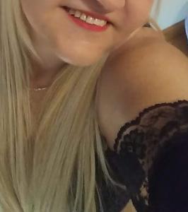 644429719: Chica busca chico en La Coruña