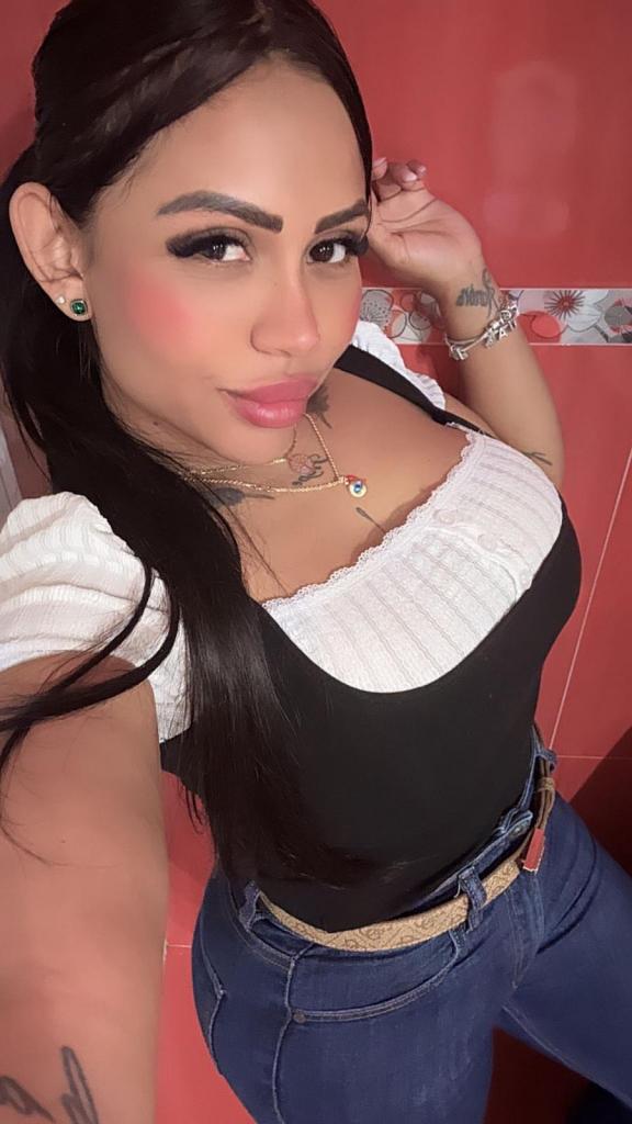 641084209: Chica busca chico en Sevilla
