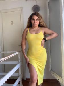 673764599: Chica busca chico en Gerona