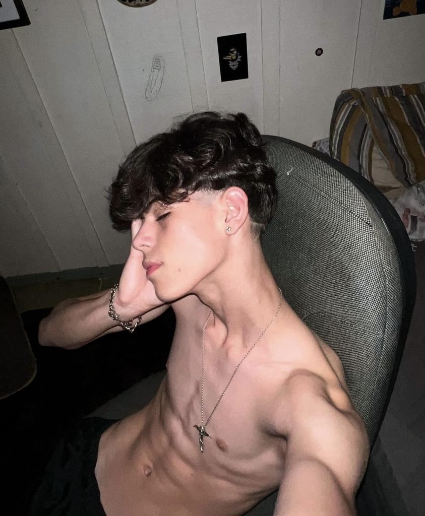 654855840: Chico busca chica en Barcelona