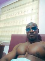 631772623: Chico busca chica en Madrid