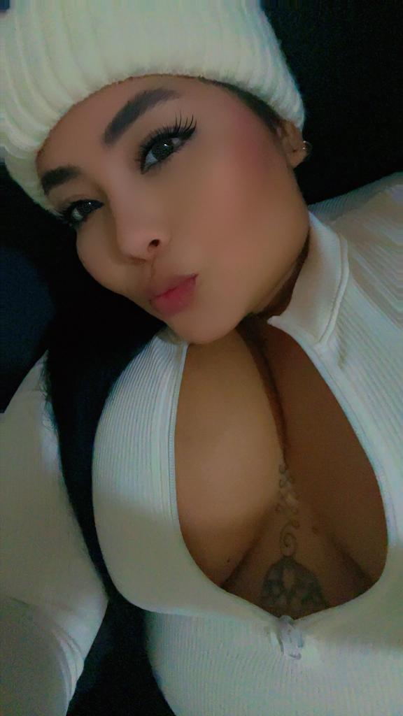 687164540: Chica busca chico en Huelva