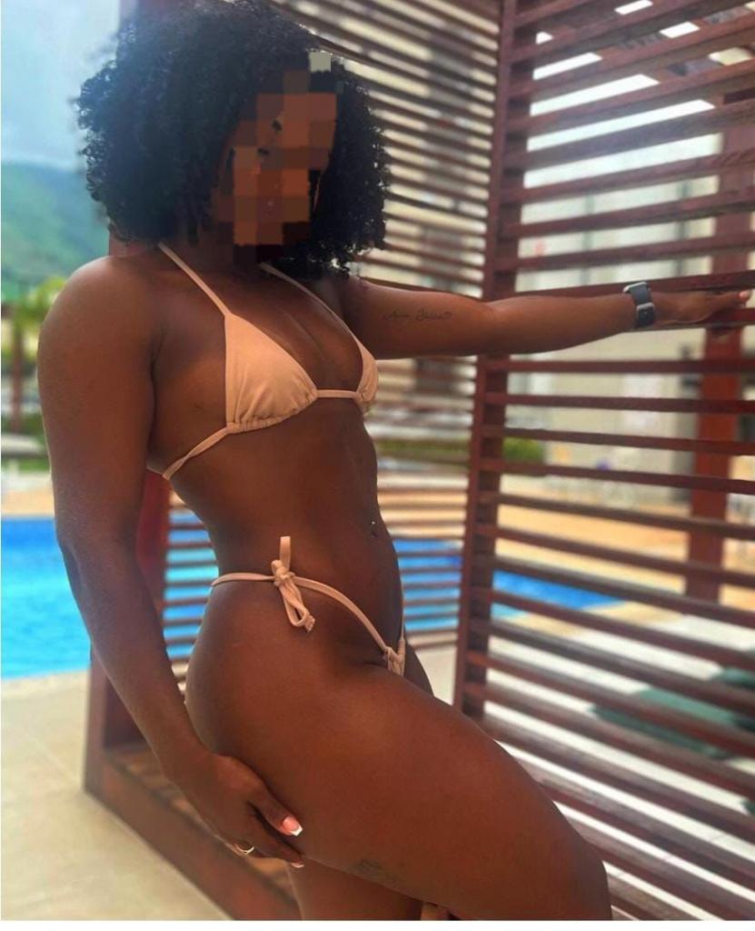 Chica busca chico en La Coruña: Chica busca chico