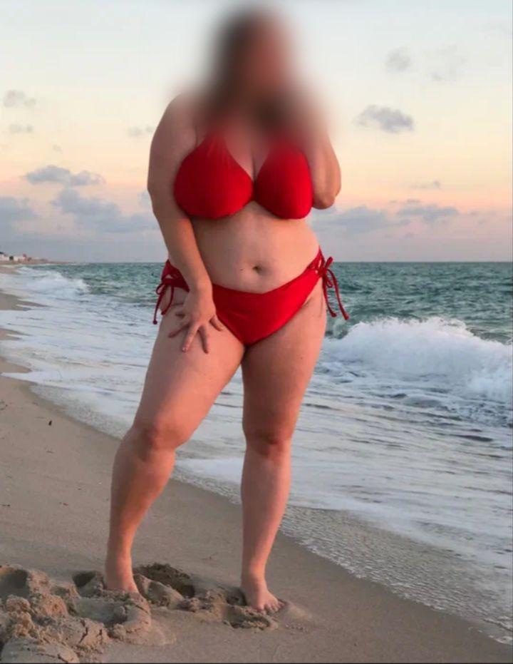 643779211: Chica busca chico en La Coruña