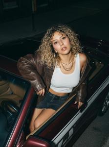 667559427: Chica busca chico en Barcelona