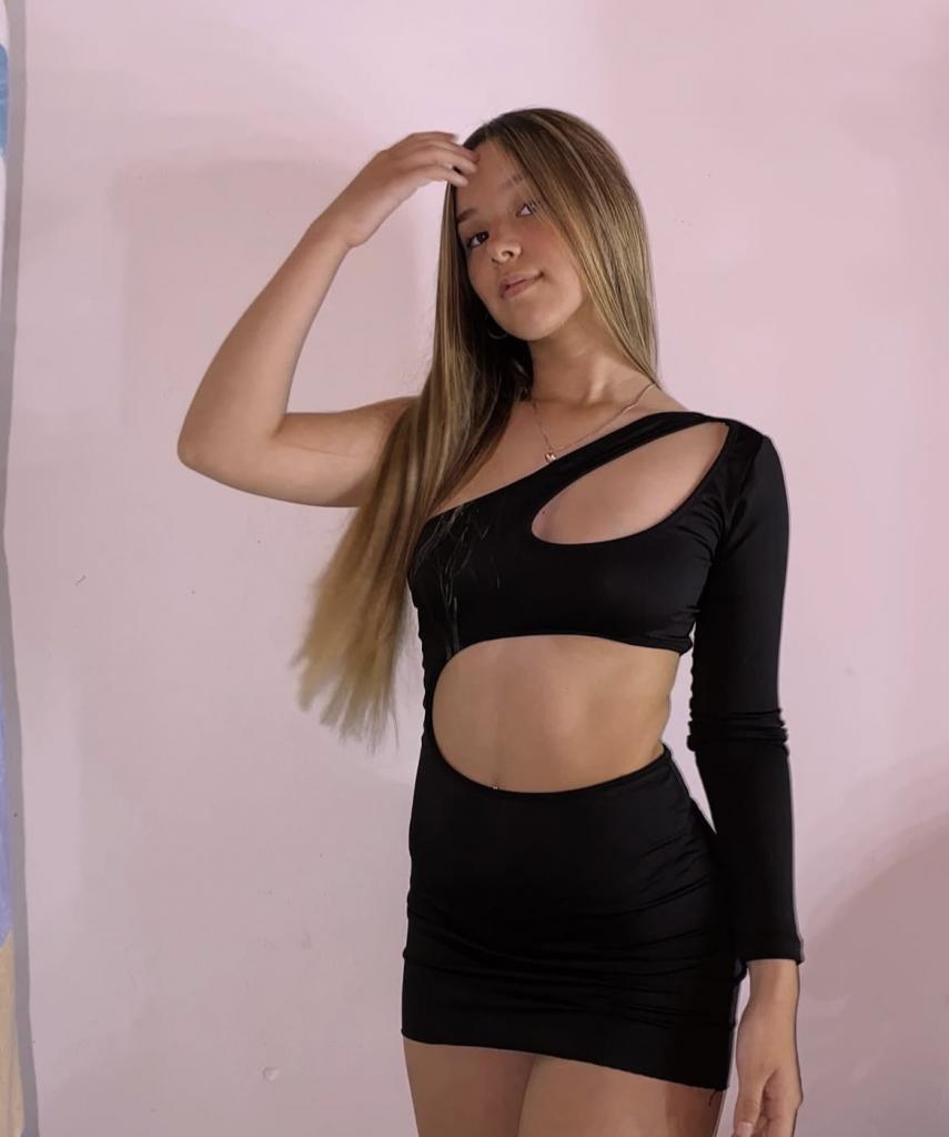 634048007: Chica busca chico en Barcelona