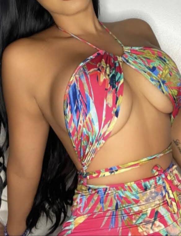 613484886: Chica busca chico en La Coruña