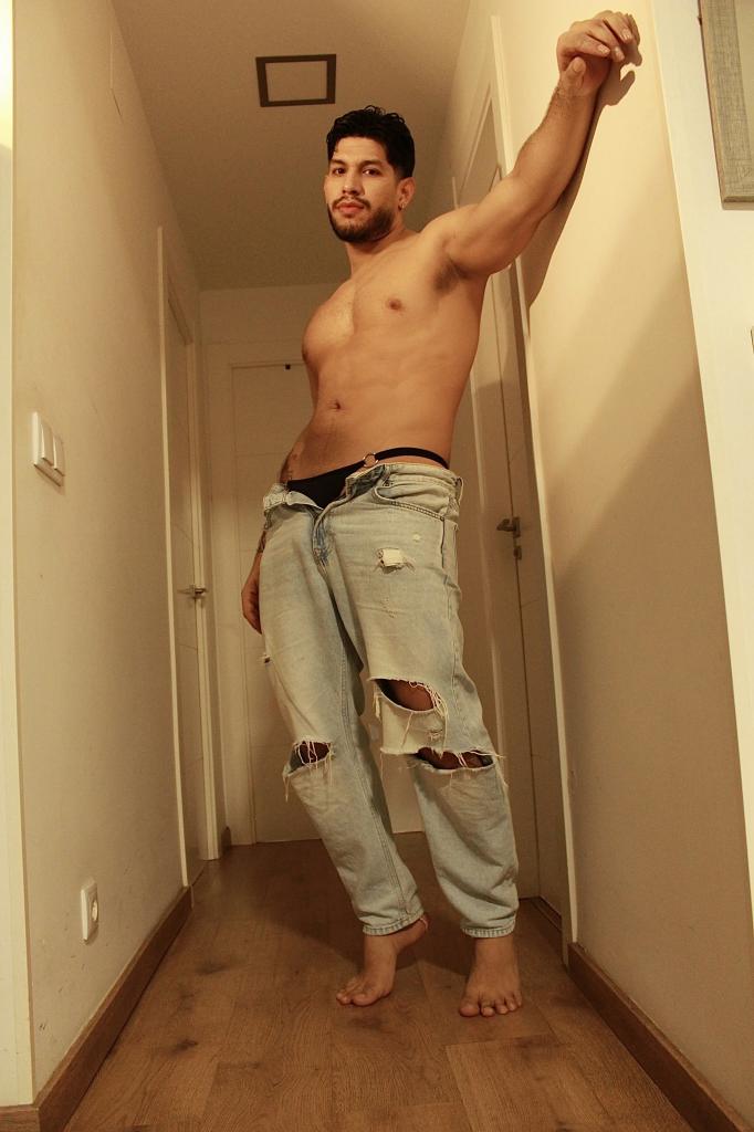 643852366: Chico busca chica en Granada