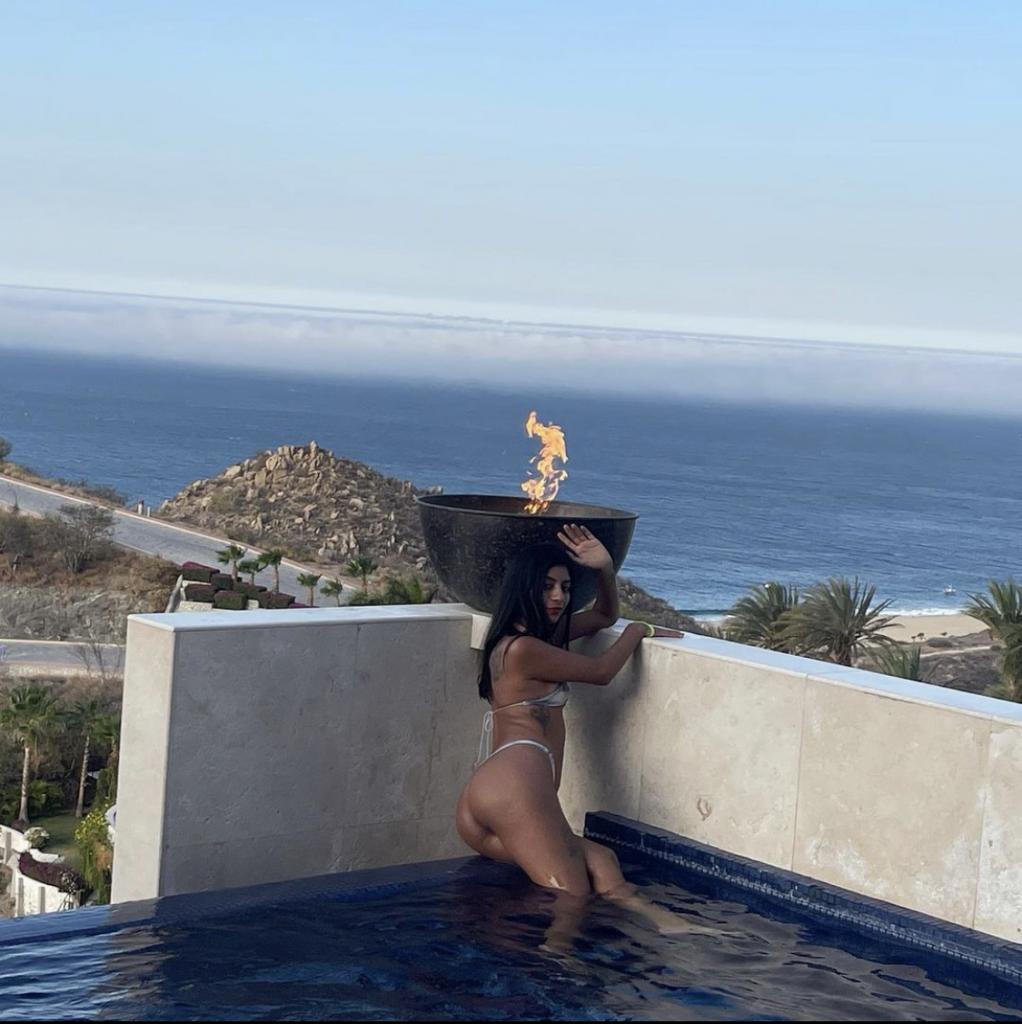 Chica busca chico en Ibiza: 