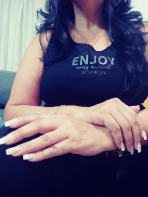 611166113: Chica busca chico en La Coruña