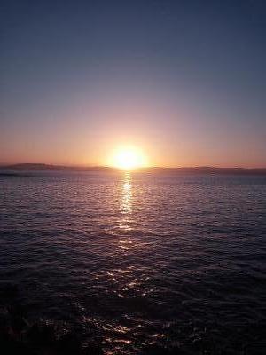 611166113: Chica busca chico en La Coruña