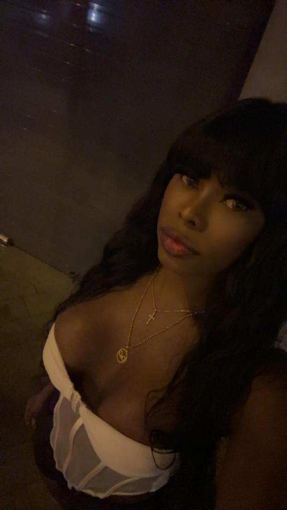 643001488: Travesti en Barcelona