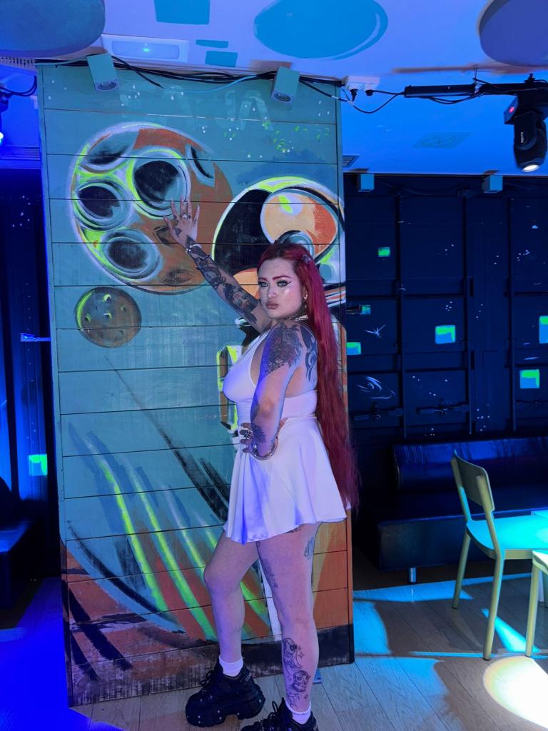 698950757: Chica busca chico en Murcia