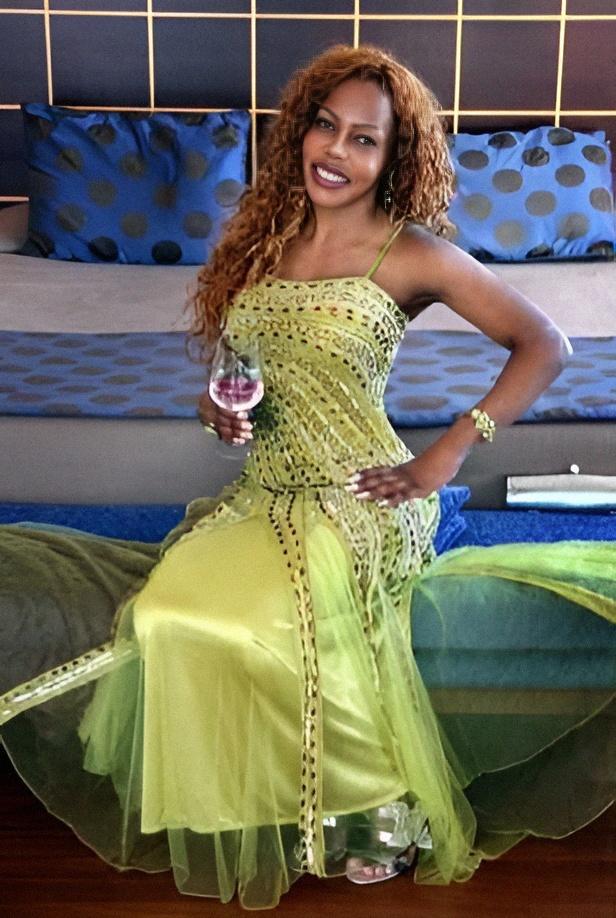 632534957: Transexual en Barcelona