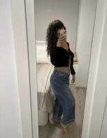 631695547: Chica busca chico en Barcelona