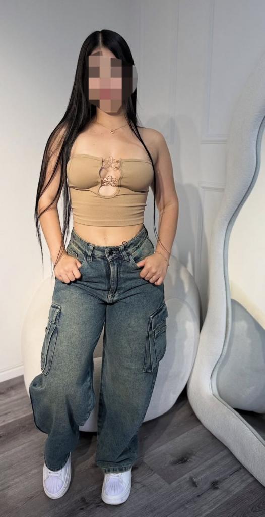 742026445: Chica busca chico en Guipúzcoa