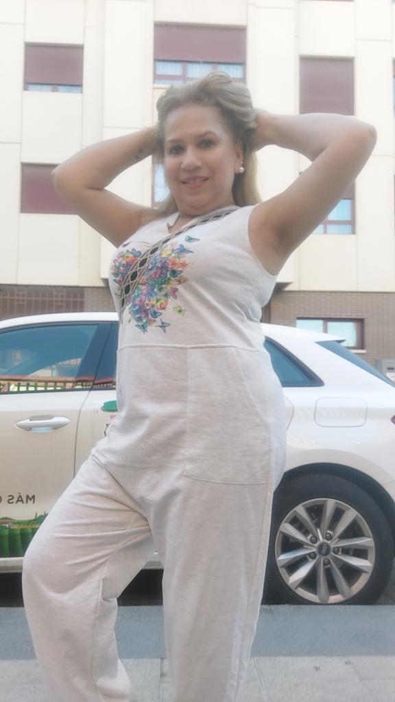 642092177: Chica busca chico en León