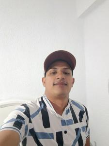 642432590: Chico busca chica en Sevilla