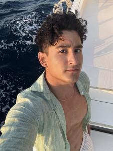 664407620: Chico busca chica en Valencia