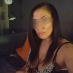 643812880: Chica busca chico en Sevilla