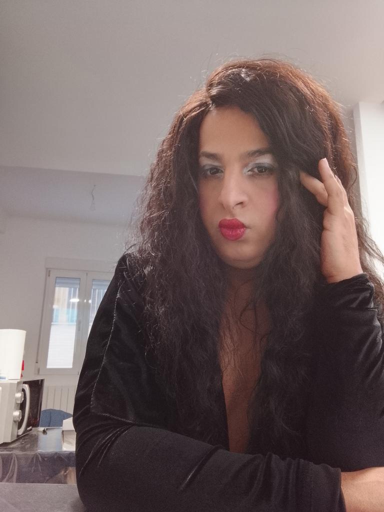 711270140: Travesti en Zaragoza