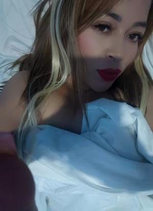 613867341: Chica busca chico en Navarra