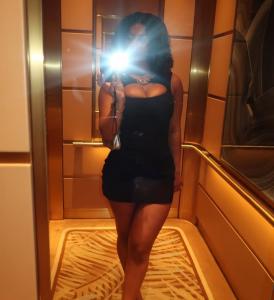 610867694: Chica busca chico en Pontevedra