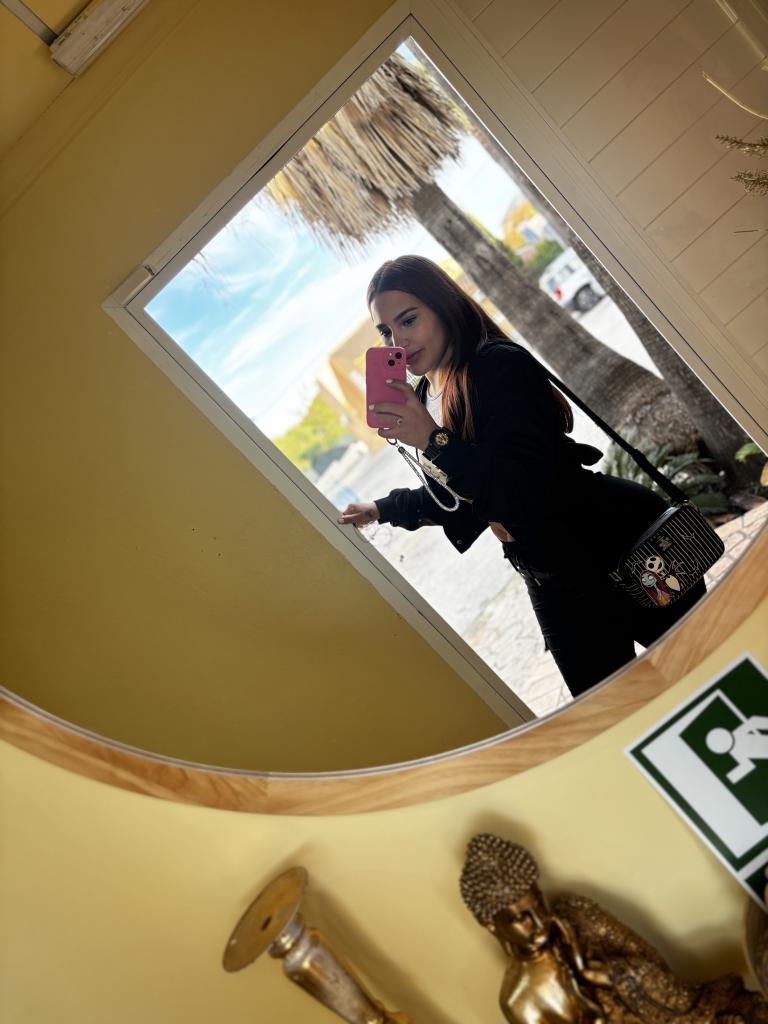 612404895: Chica busca chico en Barcelona