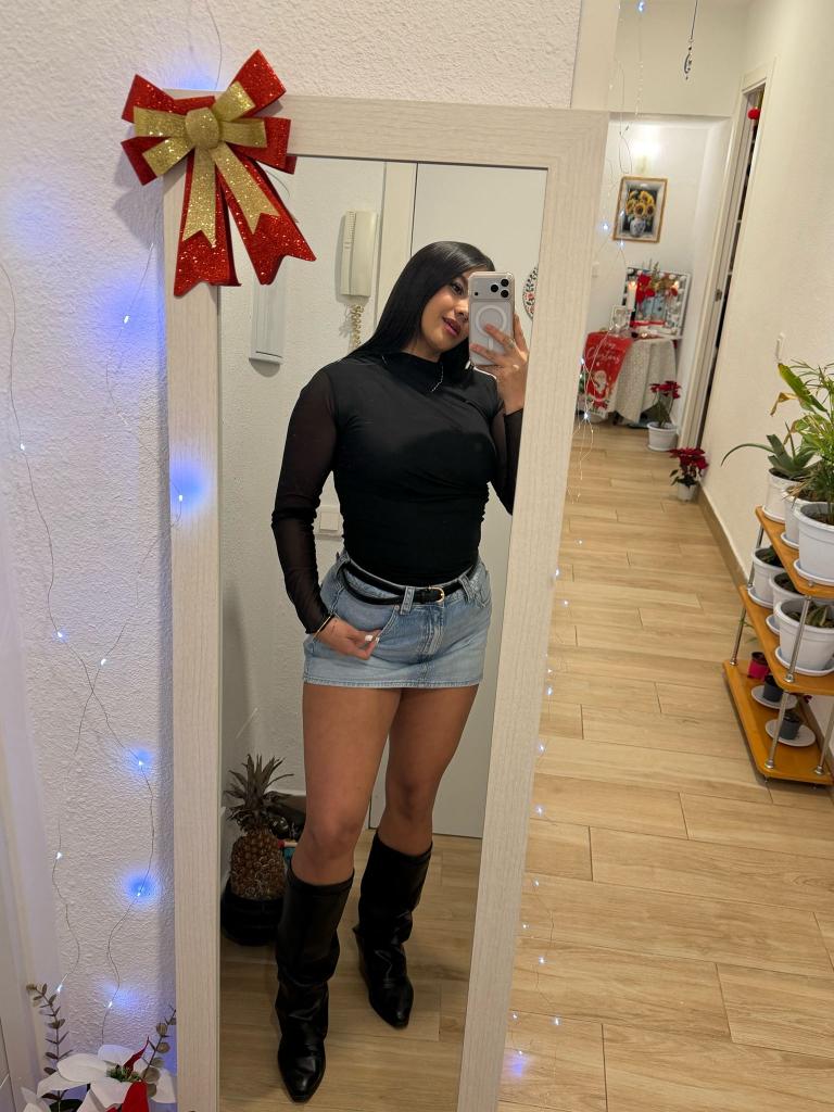 631215307: Chica busca chico en Madrid