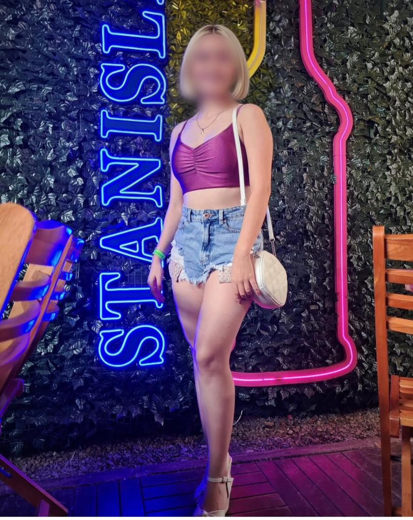 655237679: Chica busca chico en Sevilla