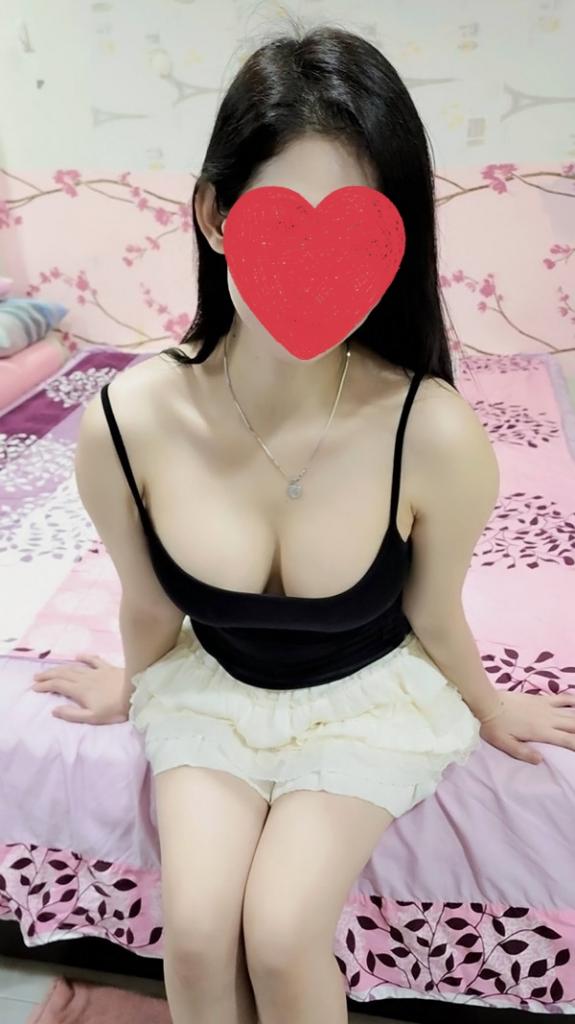 602376289: Chica busca chico en Barcelona