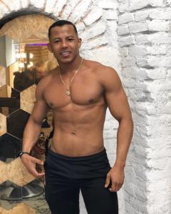 674966448: Chico busca chica en Pontevedra