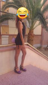 692964063: Chica busca chico en Madrid