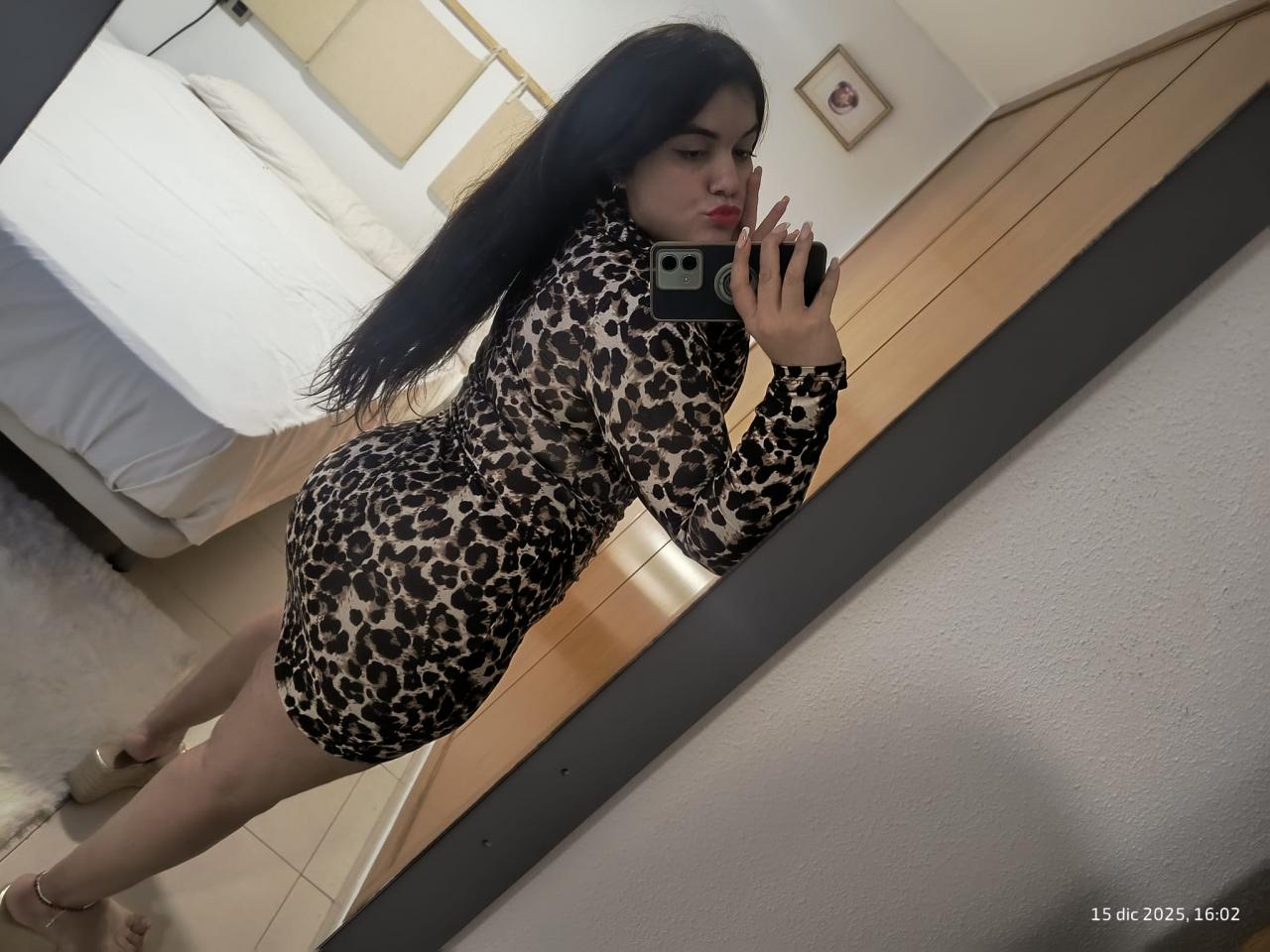 632990913: Chica busca chico en Sevilla