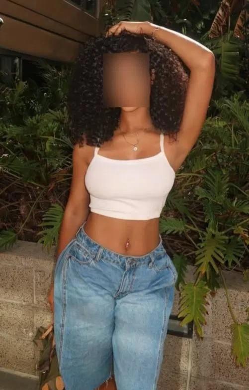 656777200: Chica busca chico en Barcelona