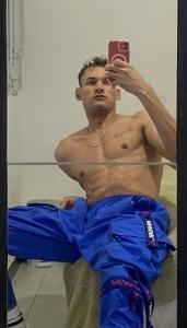 662530822: Chico busca chica en Barcelona