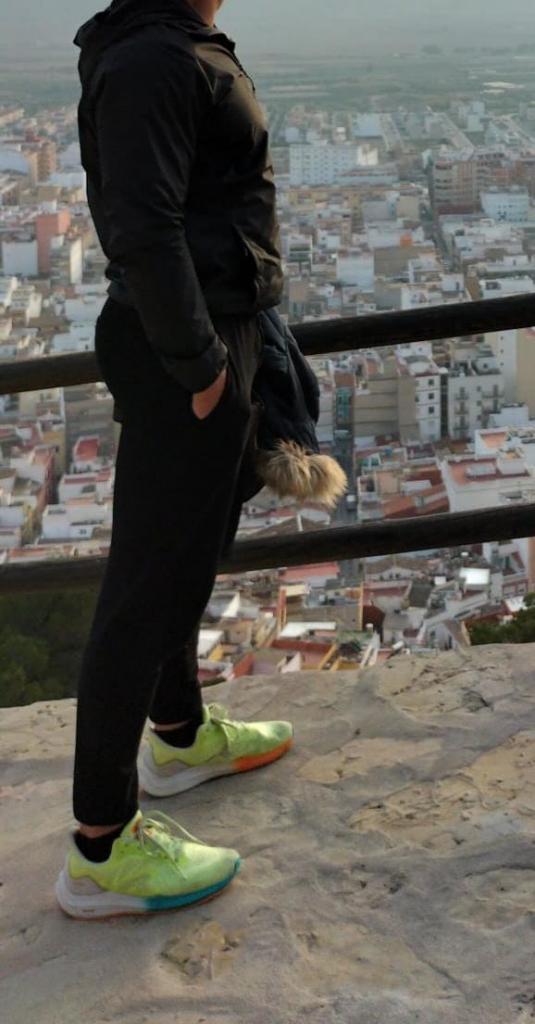 663187174: Chico busca chica en Valencia