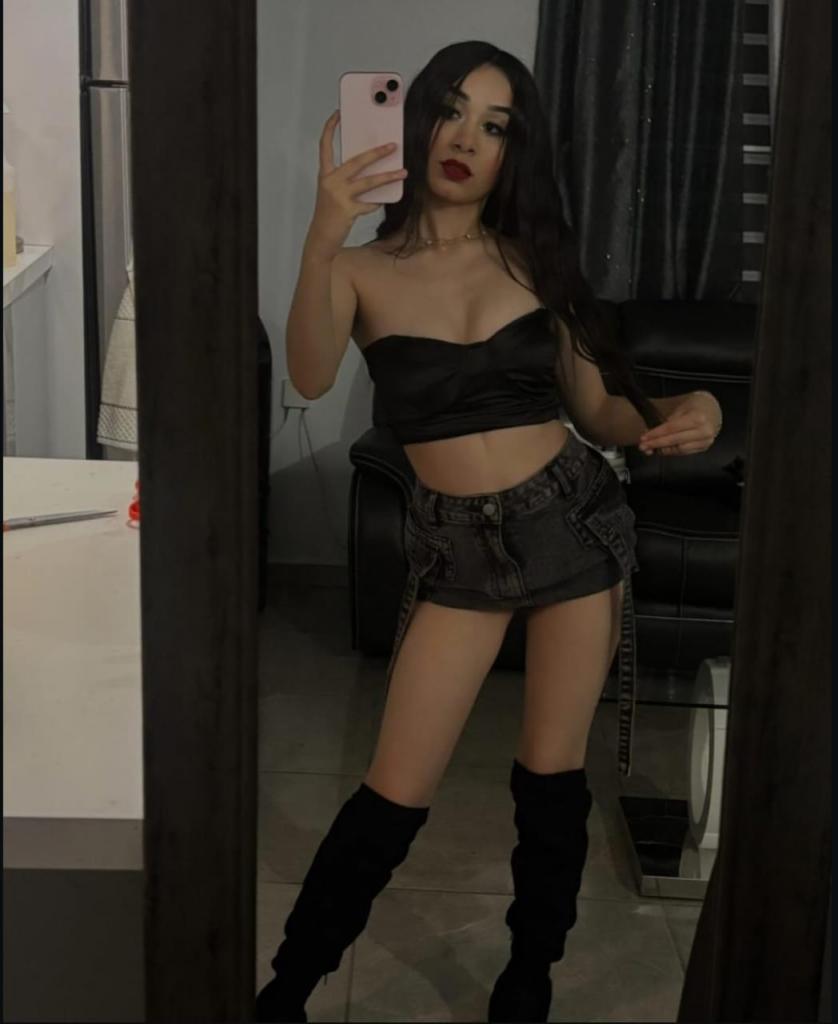 742032933: Chica busca chico en Sevilla