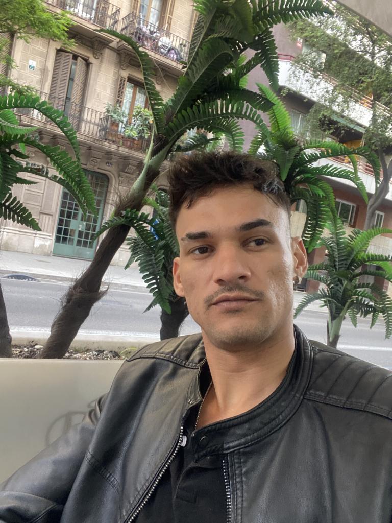 Chico busca chica en Barcelona: 